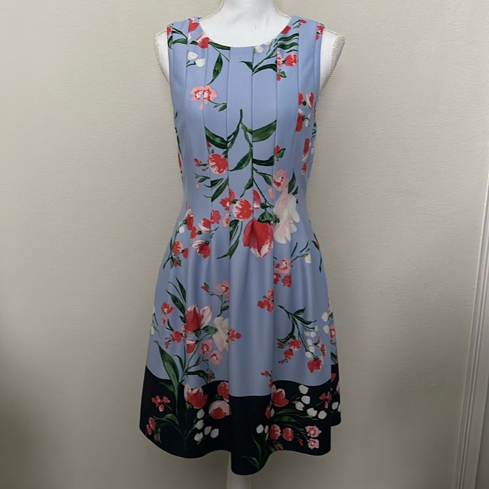 Vince Camuto women’s flower print dress~ Size 8